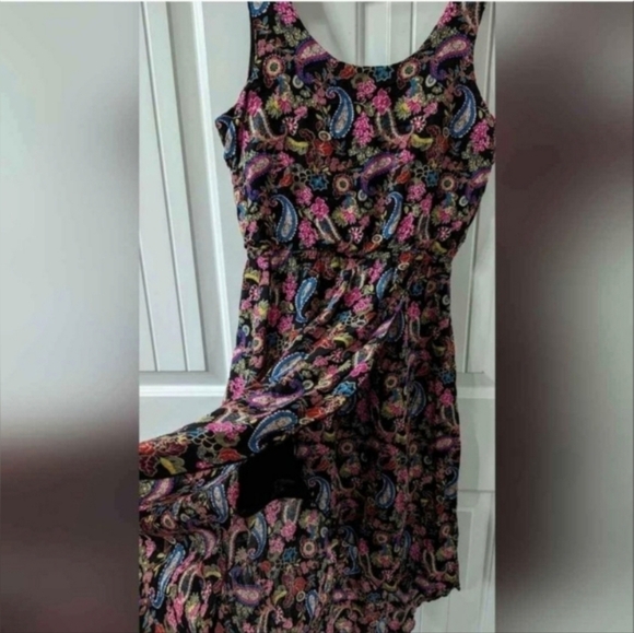 5/$25 High Low Paisley Dress Size Medium - Picture 3 of 6